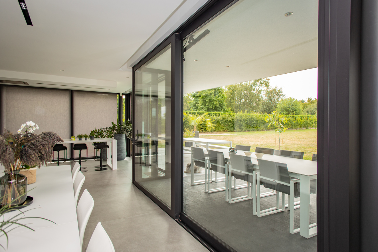 Tivolux Aliplast Rebecq Châssis Alu RAL 9004