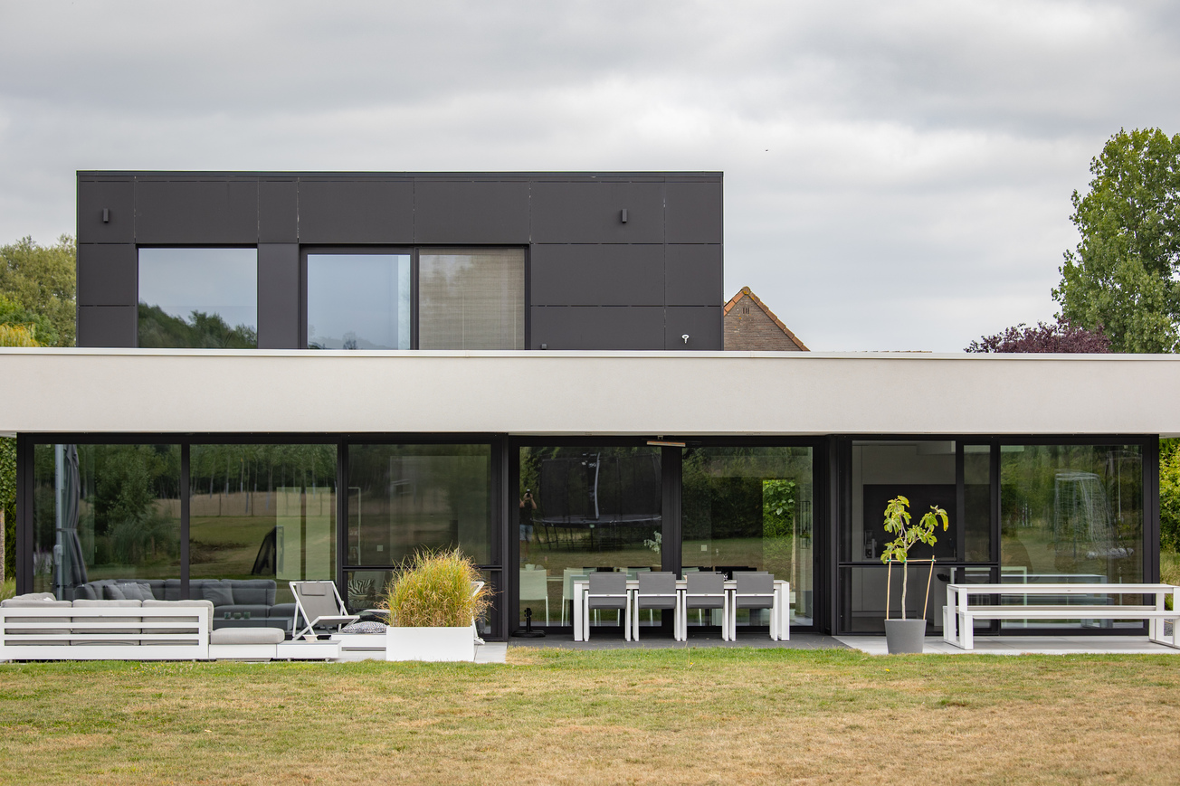 Tivolux projet Rebecq Aliplast Châssis Alu RAL 9004