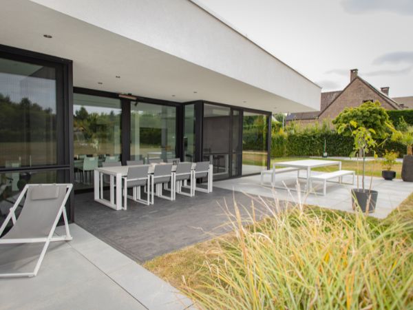 Réalisation de châssis alu par Tivolux à Rebecq