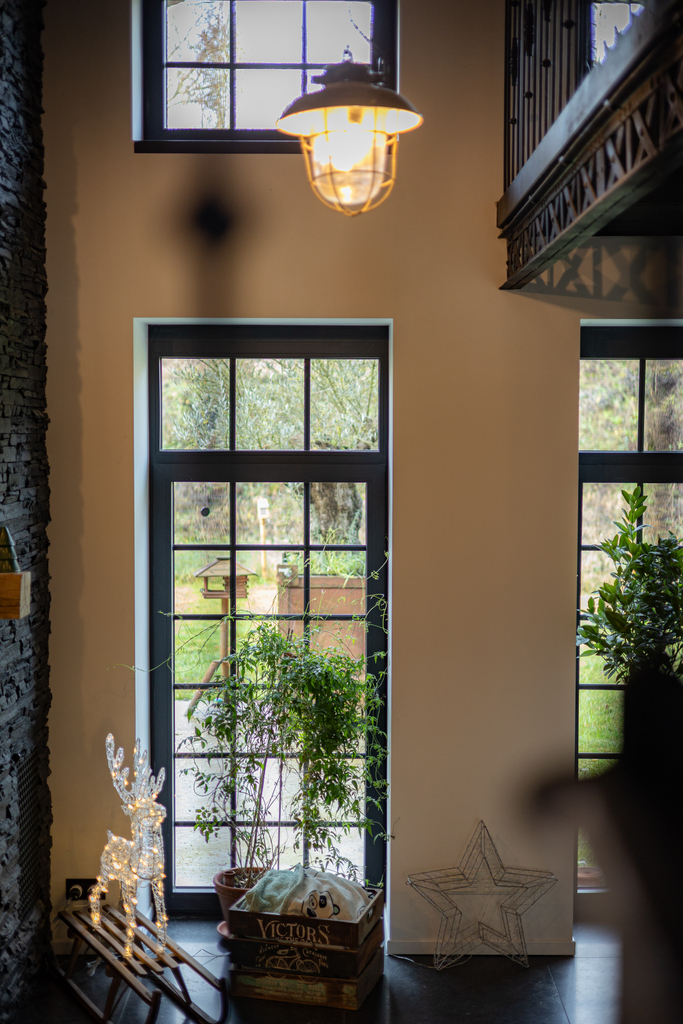 Tivolux projet Saint-Symphorien PVC style industriel Kommerling