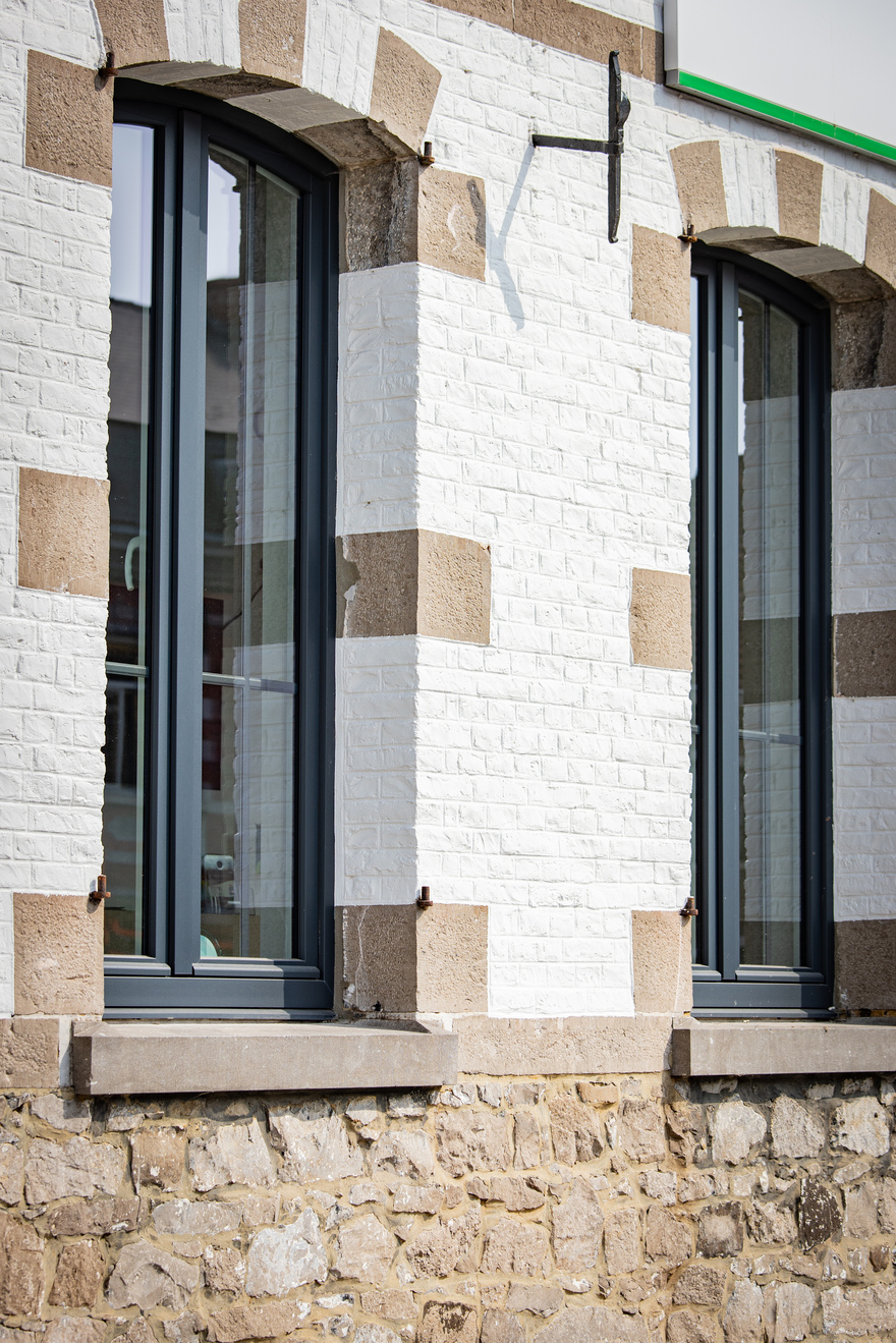 chassis-pvc-gris-anthracite-croisillons-incorpores